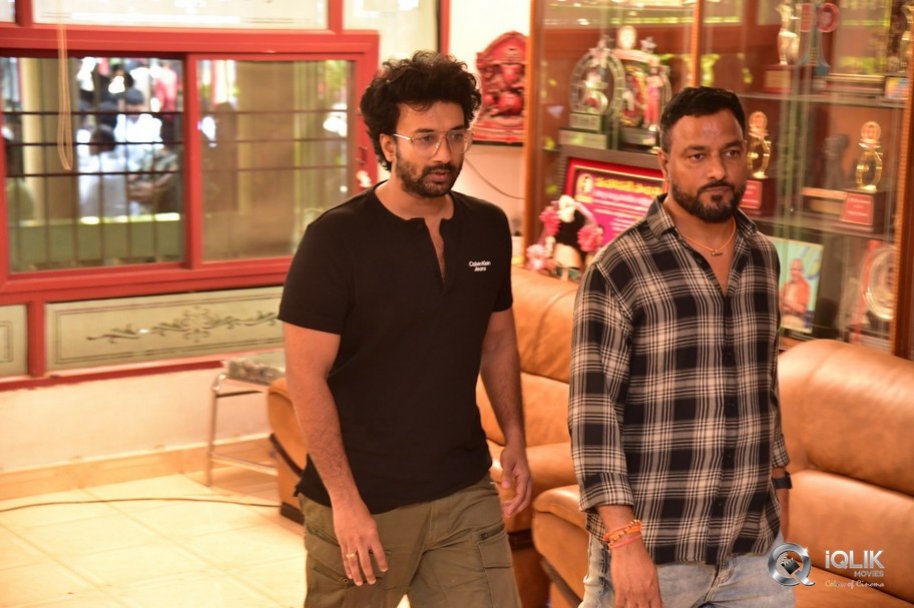 Celebrities-pay-homage-to-superstar-Krishna